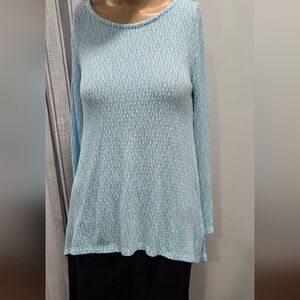 1035 Chelsea & Theodore S Textured Sharkbite HiLo Sweater Blue/White Long Slvs